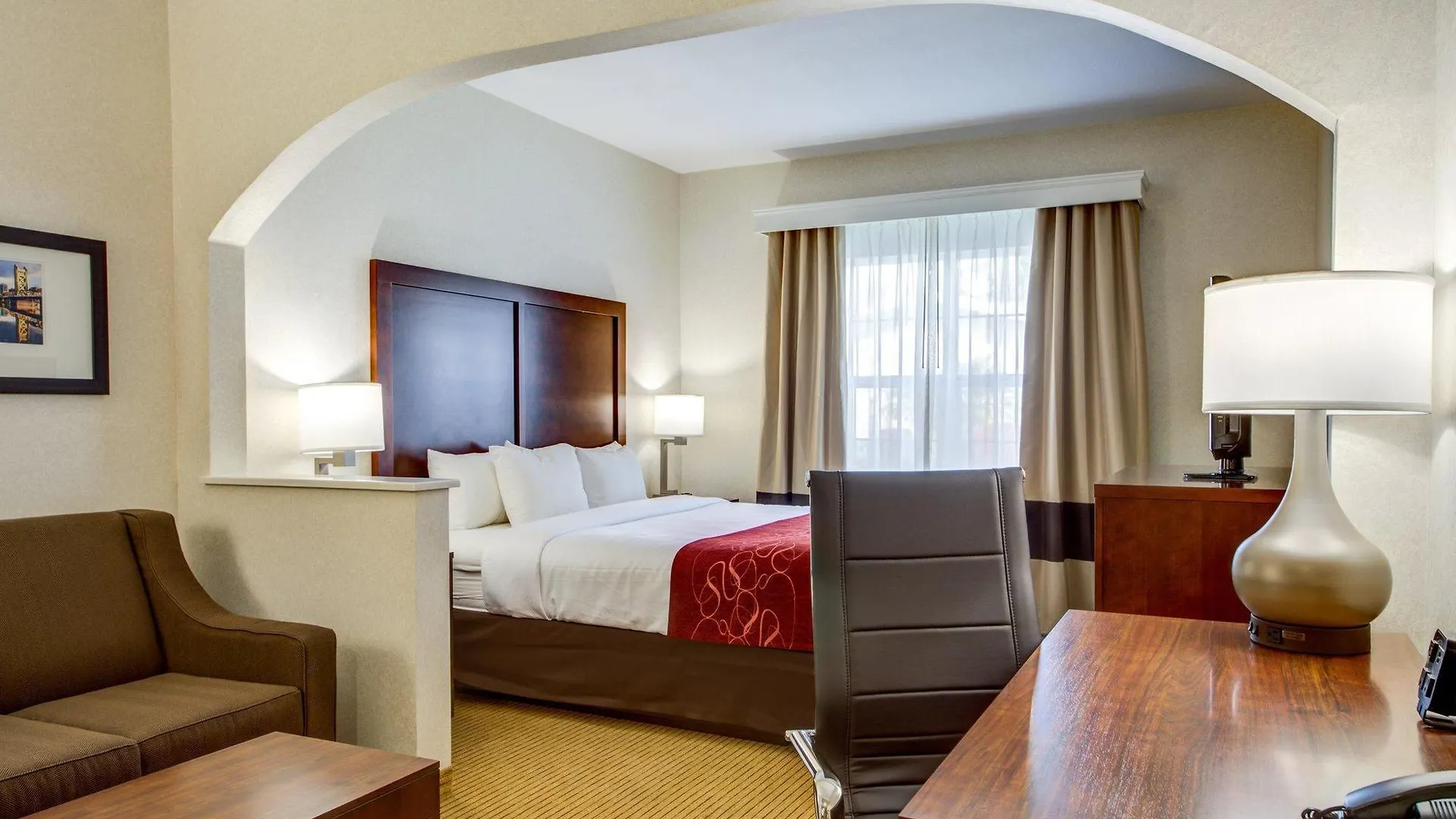 Comfort Suites Downtown Sacramento Hotel