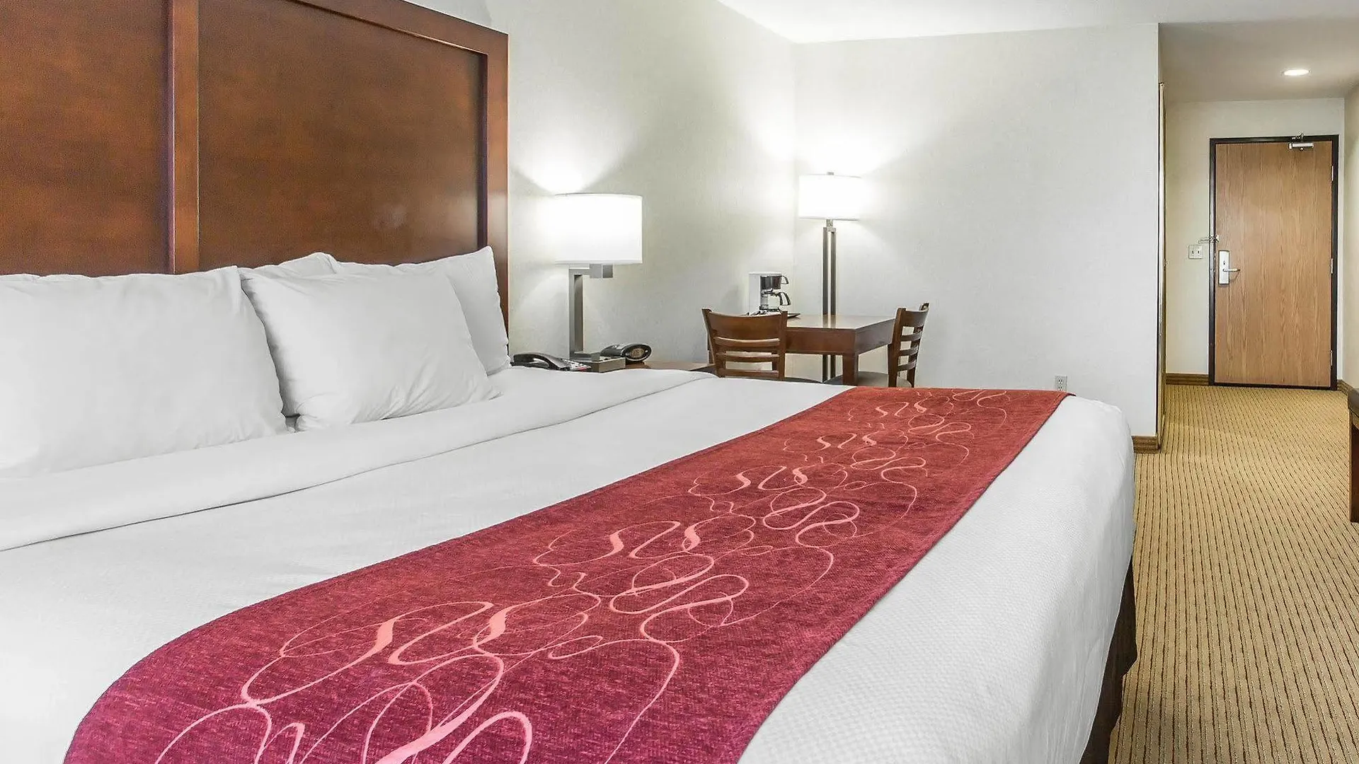 Comfort Suites Downtown Sacramento 3*,