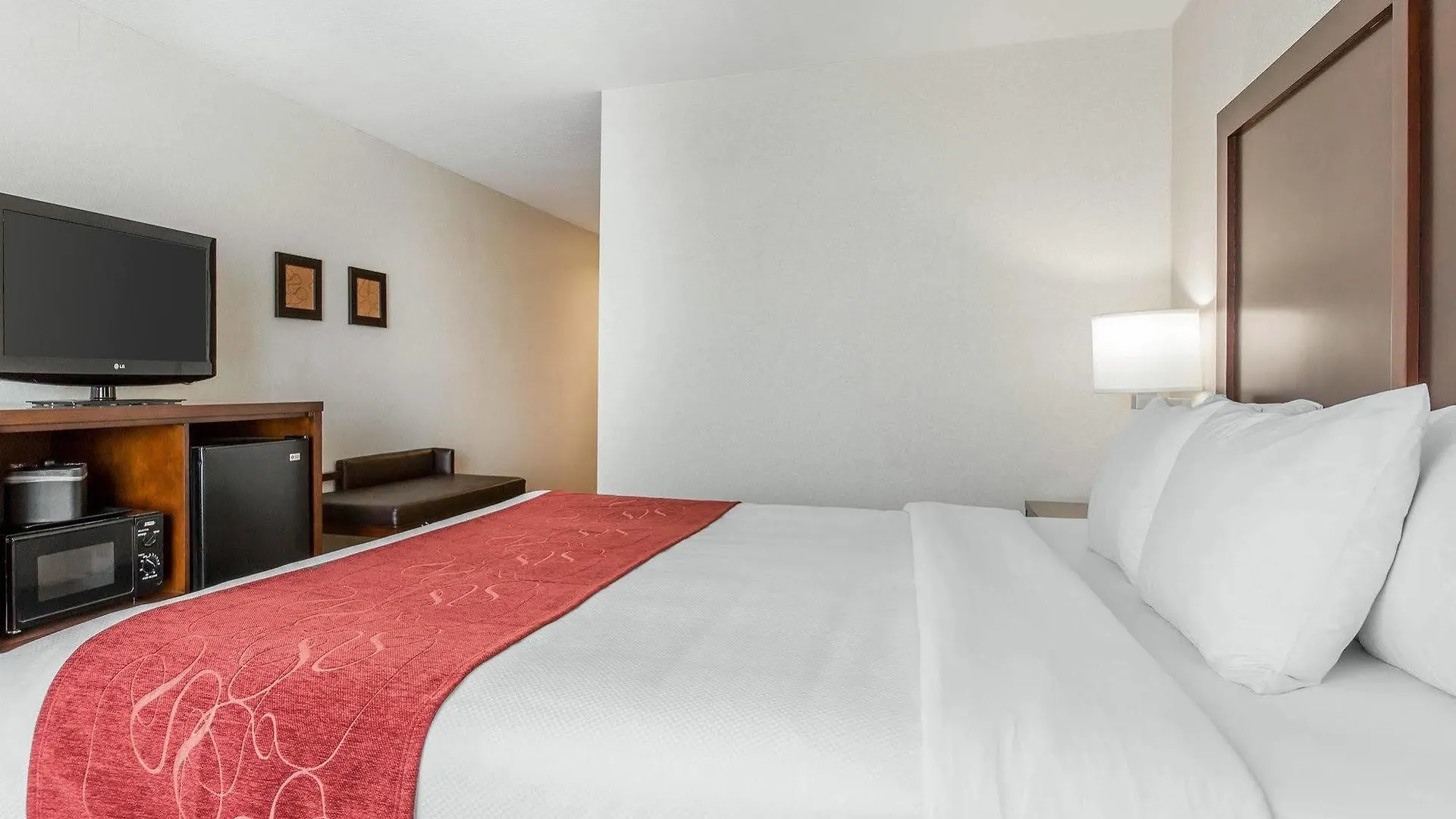 Comfort Suites Downtown Sacramento 3*,